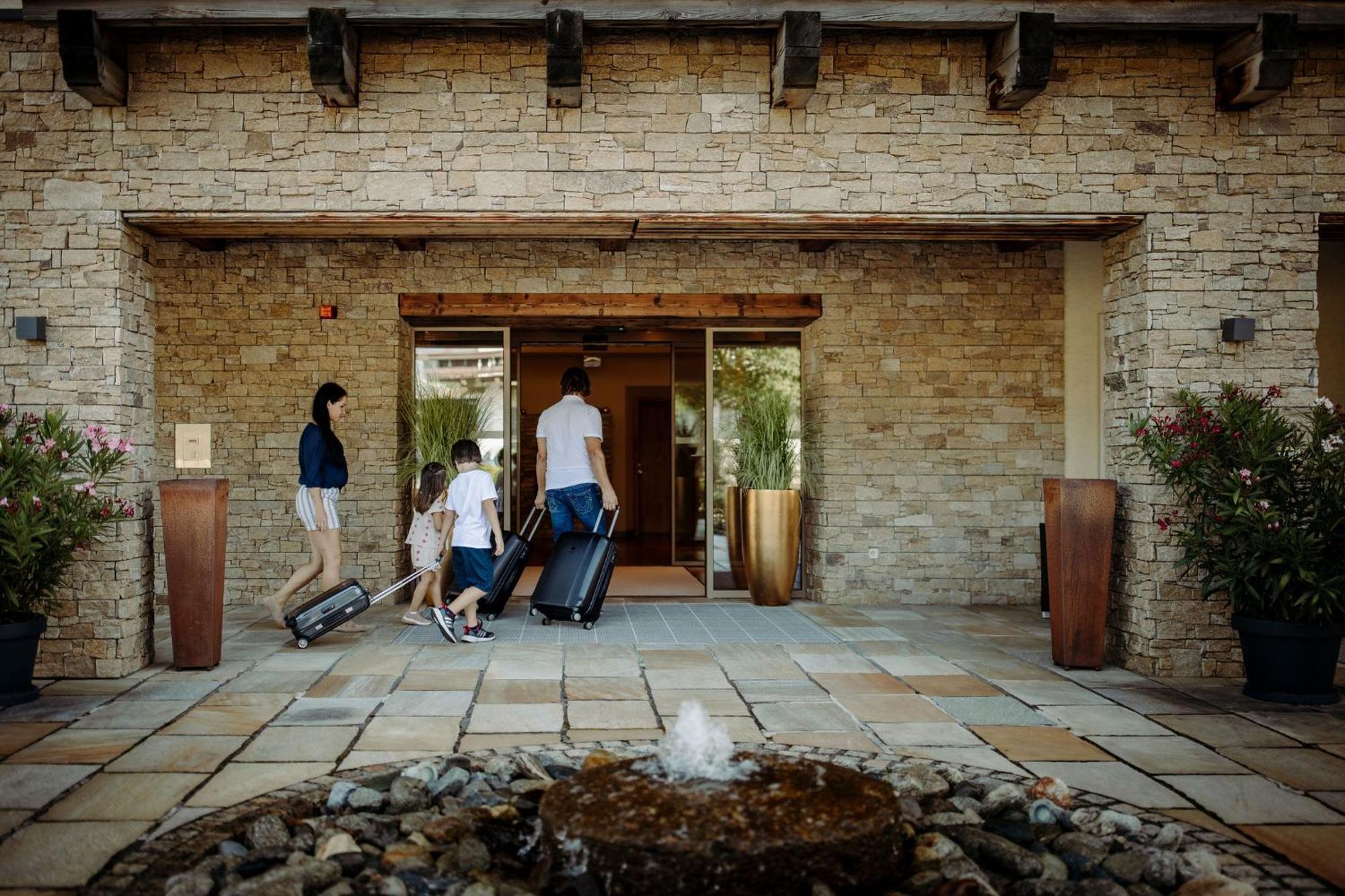 Das Gemuetliche Dorfhotel Kaltenhauser Голлерсбах-ім-Пінцґау Екстер'єр фото